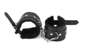 les menottes en cuir